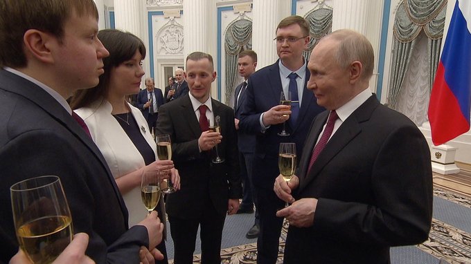 Беседа с лауреатами премий в области науки и инноваций
