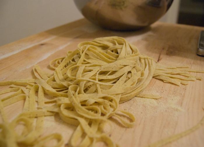 Домашняя яичная лапша: в разы вкуснее покупной