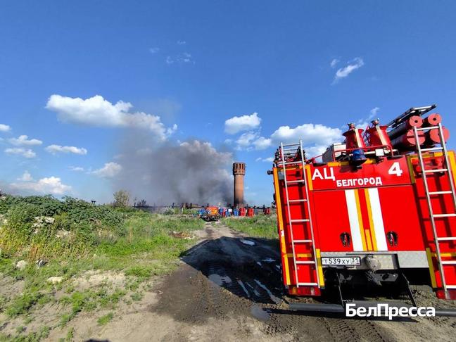 В Шебекино – сильный пожар на предприятии после атаки дрона - Изображение 4