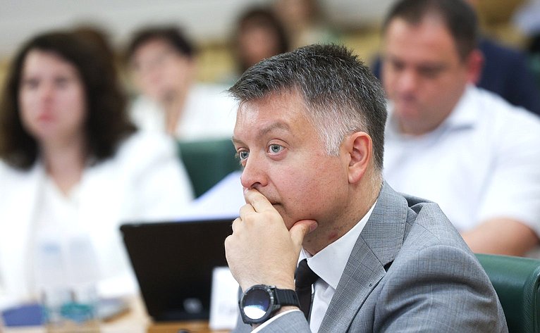 Совещание Комитета СФ по экономической политике по вопросу консервации объектов культурного наследия, находящихся в неудовлетворительном состоянии, относящихся к федеральной собственности