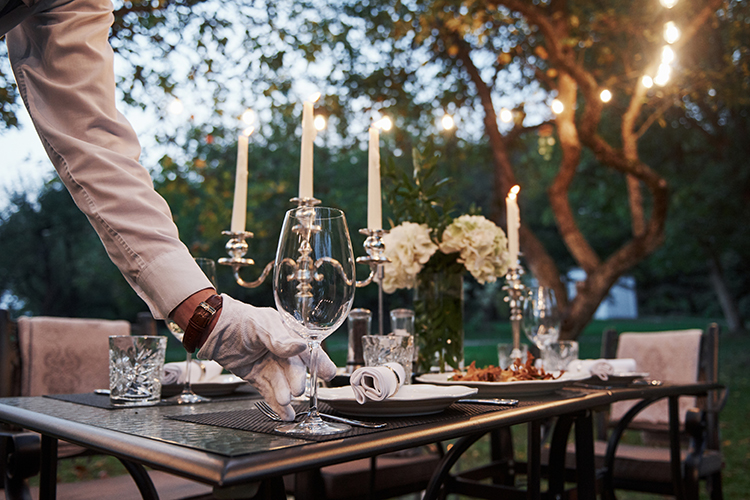 Писк моды сейчас — праздновать свадьбу на загородных площадках