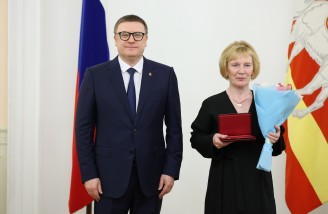 Алексей Текслер вручил государственные и региональные награды южноуральцам. Автор фото - Наиль Фаттахов 