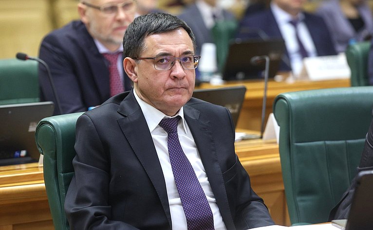 Круглый стол на тему «Особый порядок привлечения к административной ответственности судей и иных должностных лиц, выполняющих определенные государственные функции»