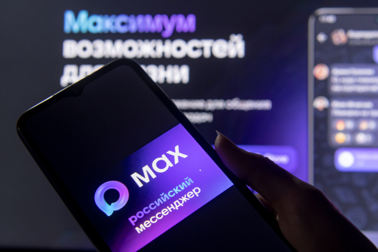«Мы рады были бы и переориентироваться, однако Мах не поддерживает такой сложный функционал. Вынуждены ждать, когда приложение все же доработают, экосистема, к сожалению, не подходит для формирования таких приложений»