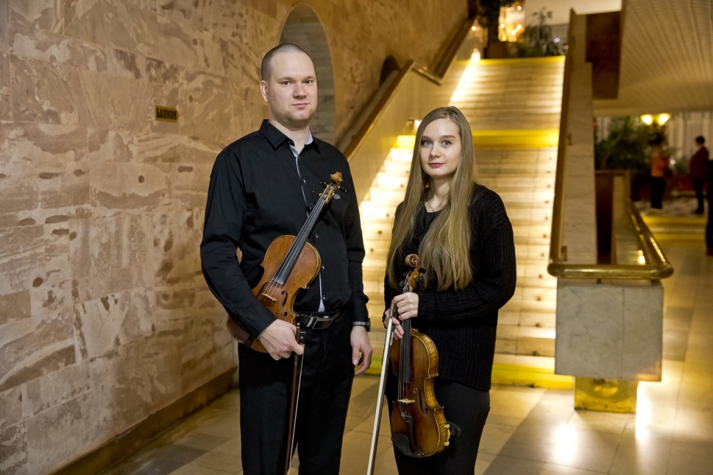 Два 2021 год. Двое dos two 2021 испания триллер. Сериал два кулик. Актёр алексей кривеня. Два фильм 2021.