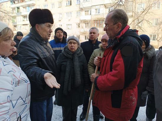 В Астрахани Игорь Седов инспектирует затопленные подвалы многоэтажек