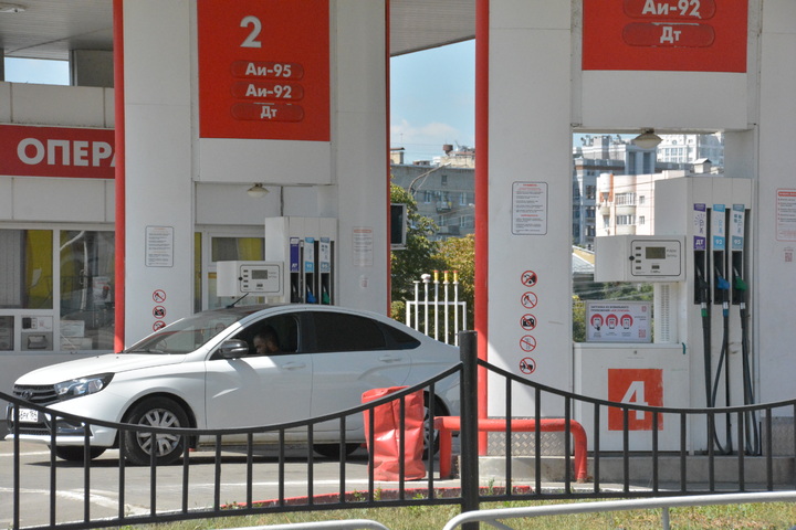 Вслед за бензином, который и так один из самых дорогих в ПФО, в регионе поползли вверх цены на дизельное топливо