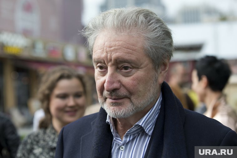 В 2021 году получил Российскую национальную актерскую премию «Фигаро»