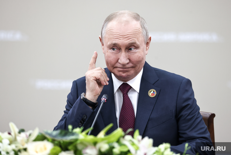 Встреча президента России Владимира Путина с президентом Уганды Йовери Мусевени. Санкт-Петербург