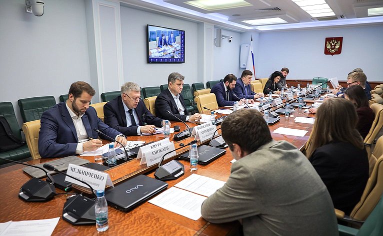 Круглый стол Комитета СФ по экономической политике на тему «Автономные транспортные средства: от испытаний к интеграции в правовое поле РФ»