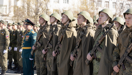 К параду 20 июня 1945 года доставили из Берлина Знамя Победы, но приняли решение не выносить его