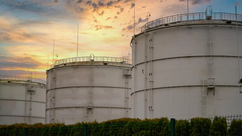 Нефтехранилище
