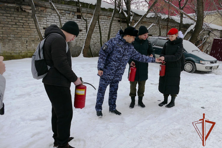 В честь Дня героев Отечества Росгвардия провела патриотическое мероприятие в Томске