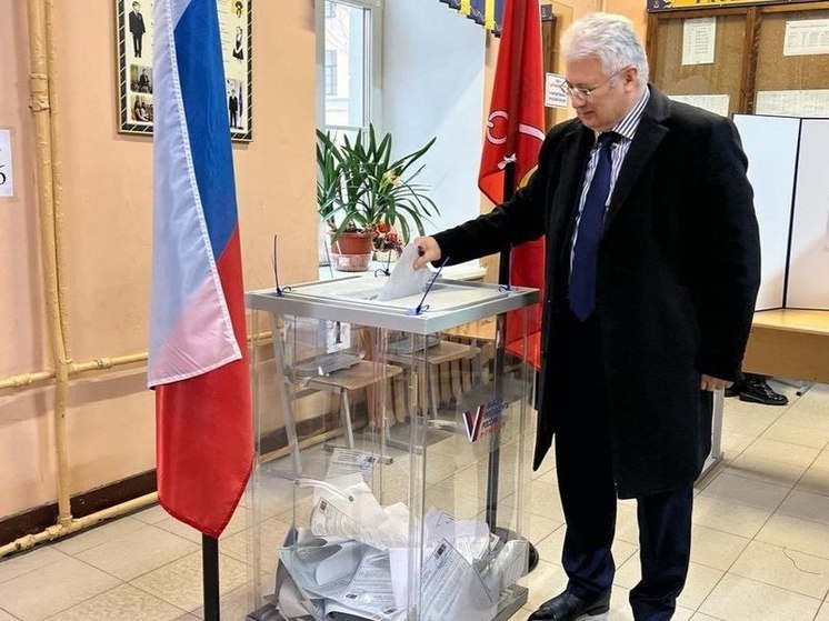 Олег Эргашев отдал свой голос на выборах президента России в Петербурге