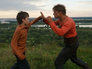 Евгений Ткачук, Юлия Хлынина и Даниил Воробьев снялись в «Кулачном»