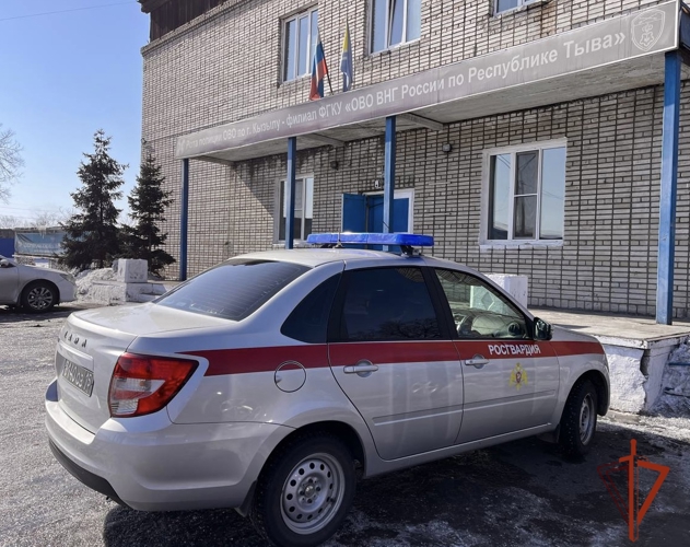 Росгвардейцы Тувы задержали угонщика автомашины