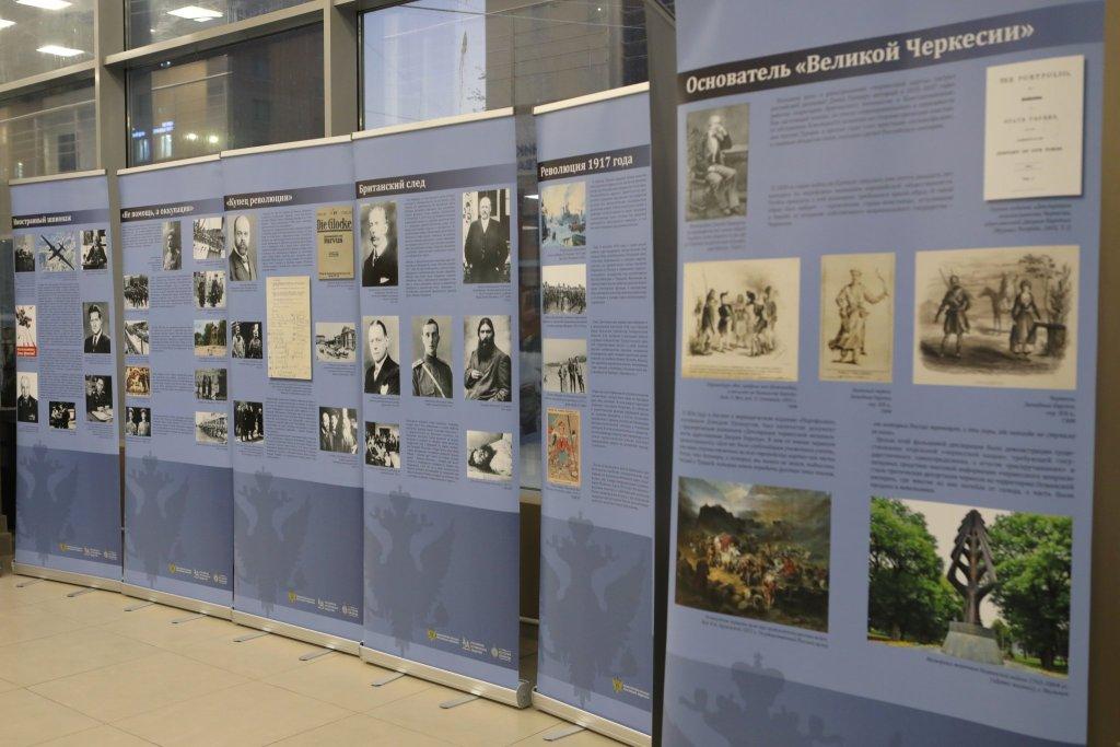 Начальник УФСИН России по Мурманской области принял участие в открытии историко-правовой выставки