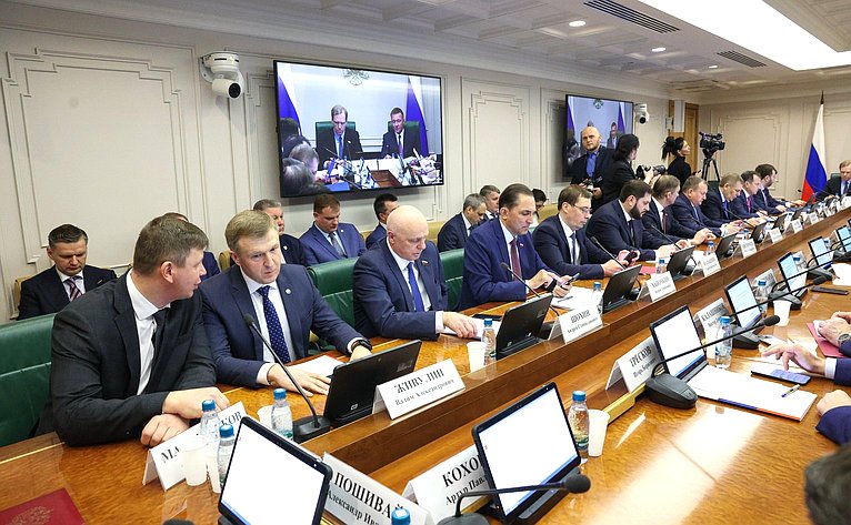 Заседание Комитета Совета Федерации по экономической политике (в рамках Дней Смоленской области в Совете Федерации)