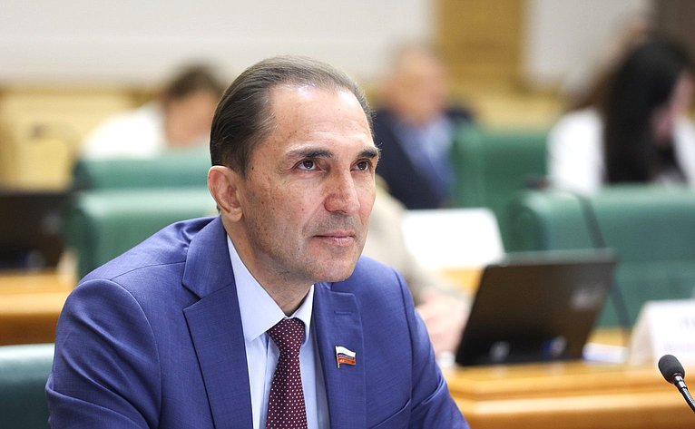 Андрей Хапочкин