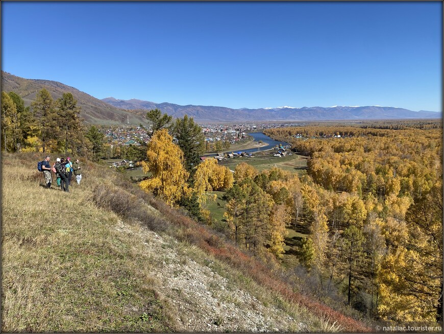 «Осенние краски Уймонской долины». Прощальный день: на гору Маяк с закрытыми глазами, посиделки на берегу Катуни и у костра в ночи 