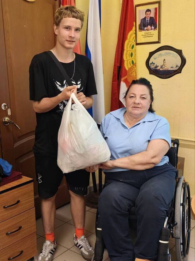 Многодетной семье из Серпухова оказала помощь депутат Мособлдумы Татьяна Карзубова