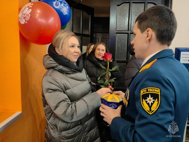 C праздникoм, дoрогие коллеги!