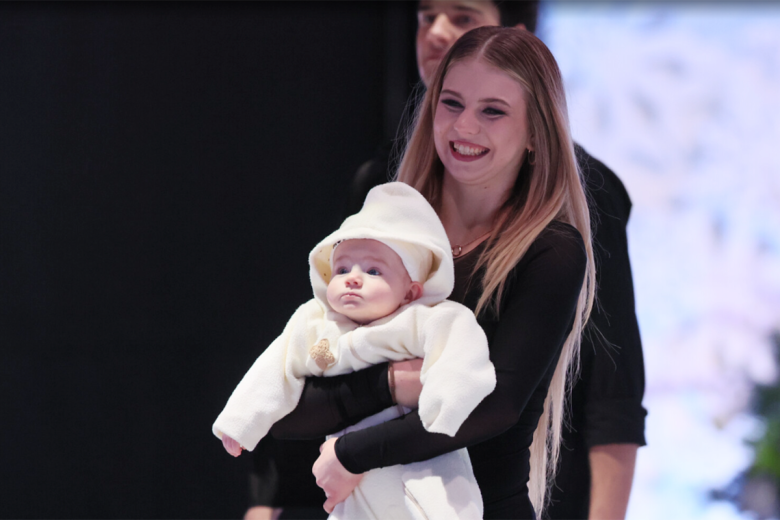 Александра Трусова с сыном