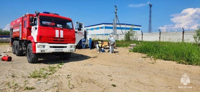 Пожарно-тактические учения в Приобье: готовность к ликвидации ЧС на воде подтверждена