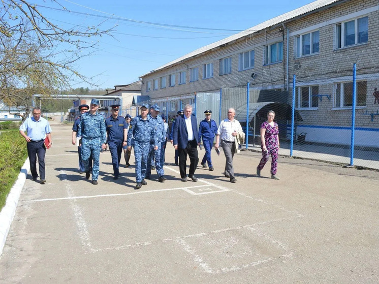 Правозащитники и силовики проверили условия в колониях Калужской области