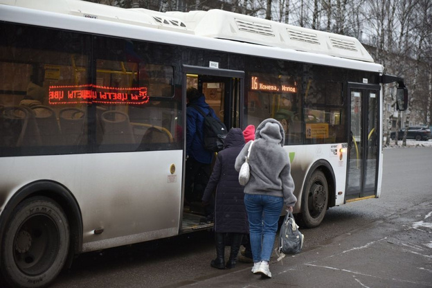 Администрация не увидела перебоев в работе автобусов в Нововятском районе