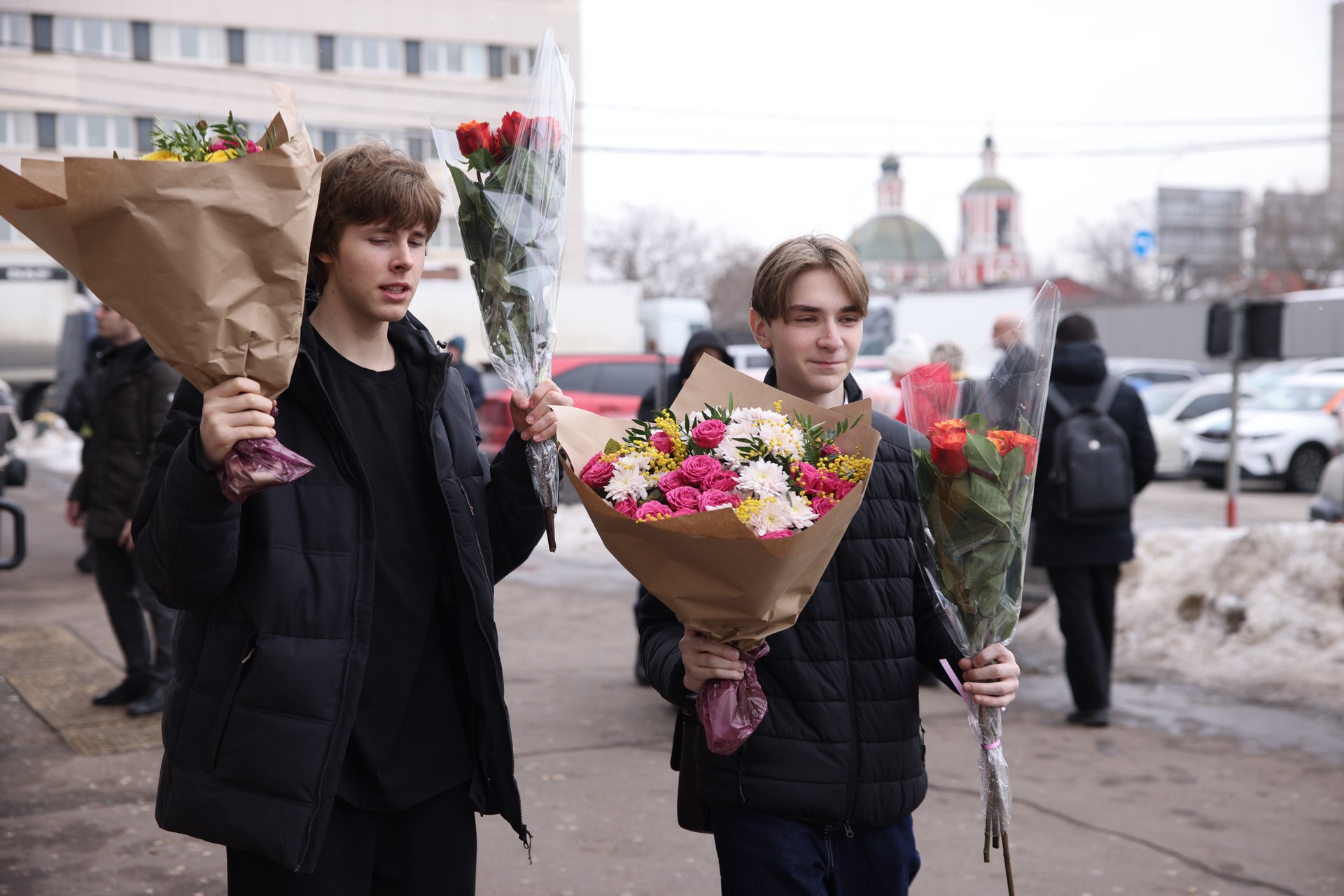 Названы самые желанные подарки на 8 Марта