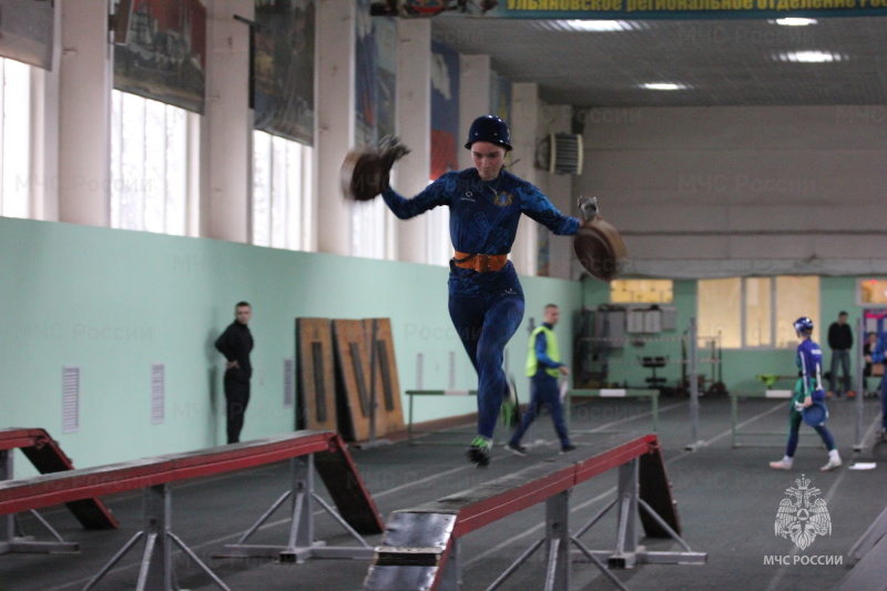 Юноши и девушки из пяти регионов сразились за Кубок Федерации пожарно-спасательного спорта