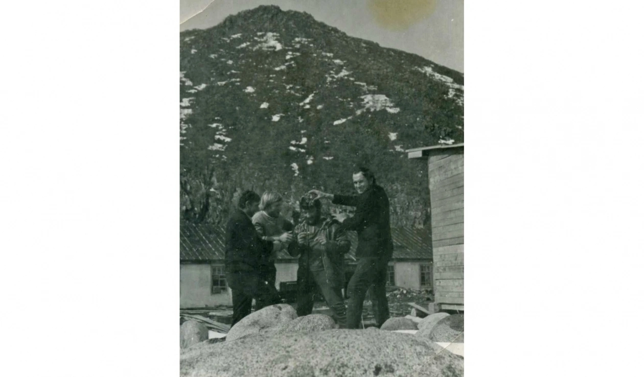 Остров Недоразумения, посёлок Рыбачий