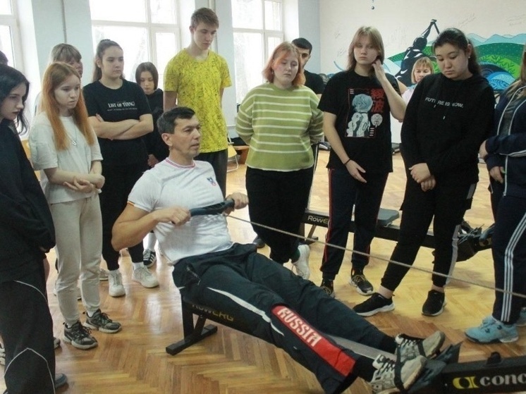 Новый марафон «Сила России» открыли мастер-классом Олимпийского чемпиона Николая Спинева для молодых ростовчан