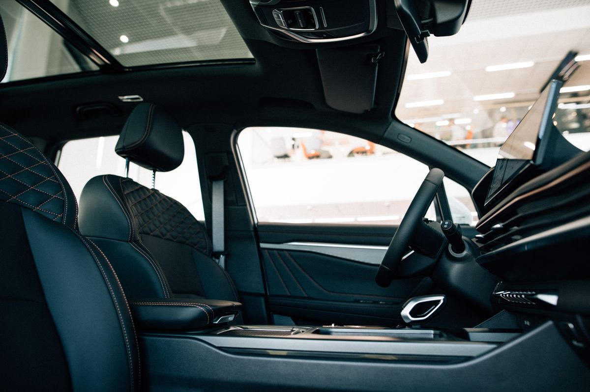 Большие планы на 2026 год? Реализуйте их с семиместным Geely Okavango!