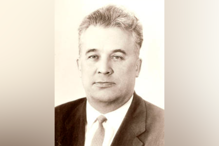 В 1965-м начальник — главный конструктор ЗПКБ Александр Кунахович (на фото) организовал в Зеленодольске научно-практическую конференцию по созданию кораблей на подводных крыльях, воздушной подушке, экранопланов — и среди прочих приехал Бартини