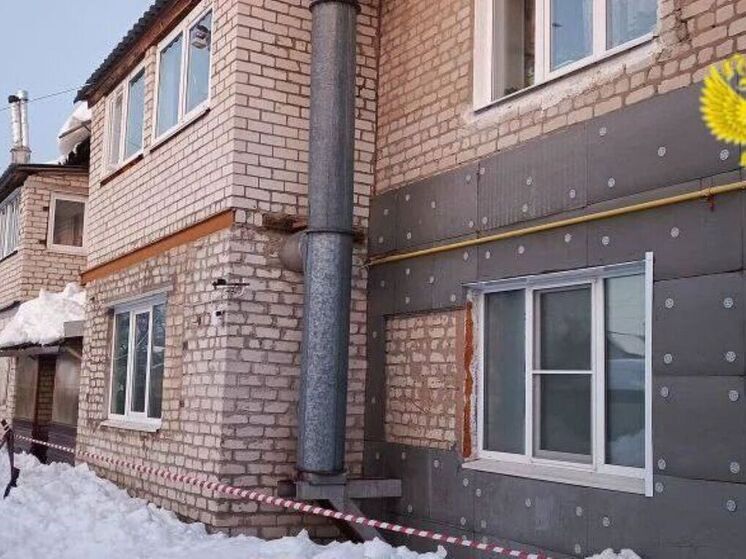 Глава Дзержинского округа обратился к людям после инцидента со сходом снега