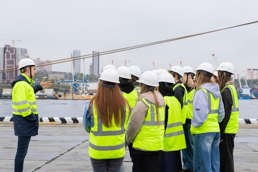 пресс-служба FESCO | FESCO начала новый сезон профориентационного проекта «Билет в будущее»
