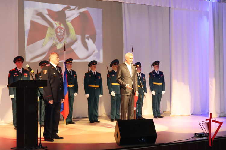 В Магадане росгвардейцев поздравили с профессиональным праздником 