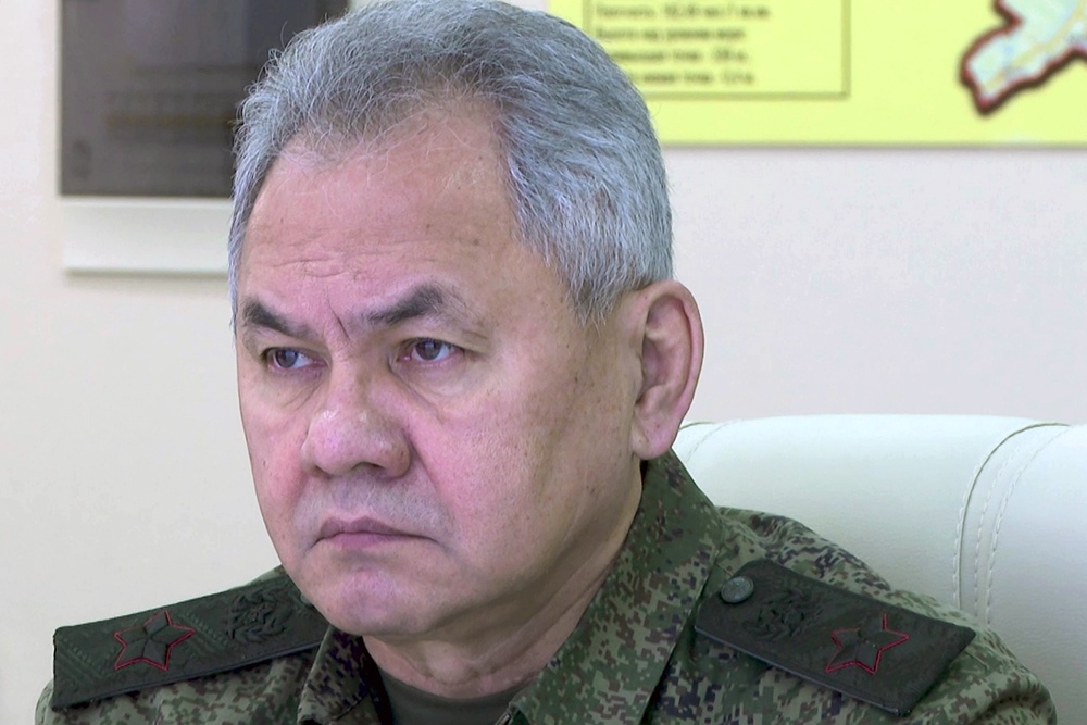 Министр обороны РФ Шойгу: Действия стран НАТО затягивают конфликт на Украине