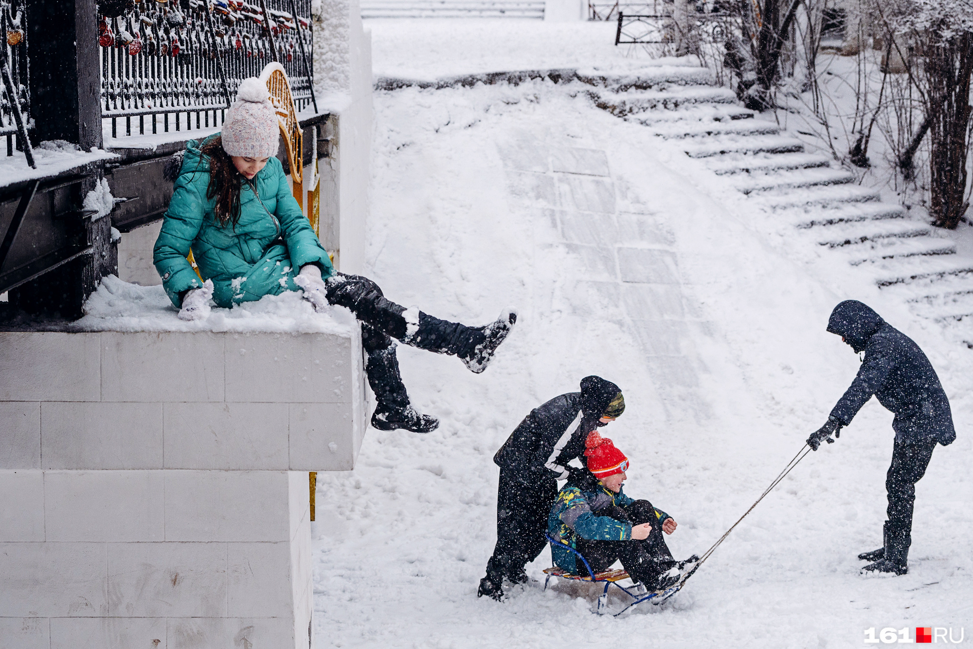 Раз снег