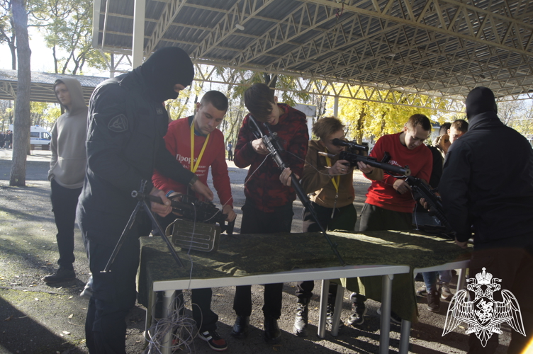 Росгвардейцы встретились с подростками Ростовской области