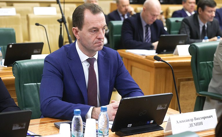 Расширенное заседание Комиссии Совета Федерации по мониторингу законодательства Российской Федерации в сфере государственного контроля (надзора) и муниципального контроля в РФ на тему «Итоги контрольной (надзорной) деятельности в РФ за 2025 год»