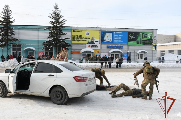 В Новосибирской области Росгвардия приняла участие в межрегиональном форуме военно-патриотических объединений 
