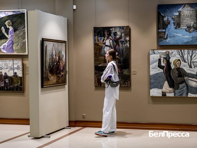 Сквозь эпохи. В Белгородском художественном музее открылась выставка «Век традиций» - Изображение 