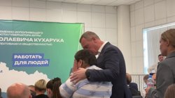 Главе региона пришлось утешать мать погибшего бойца СВО из Югорска