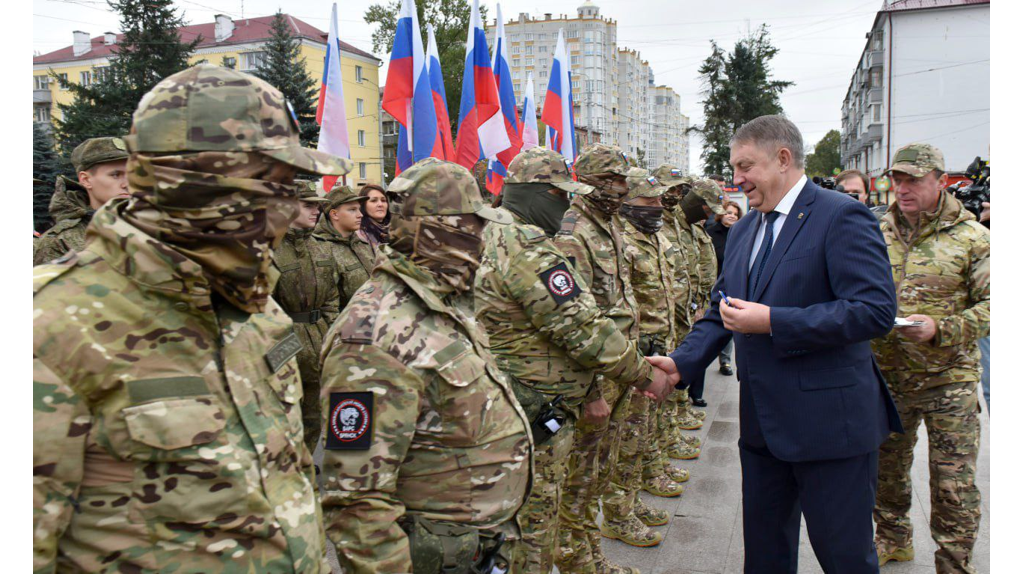 Машины для батальона «БАРС-Брянск» закупил почетный гражданин региона Алексей Варочко