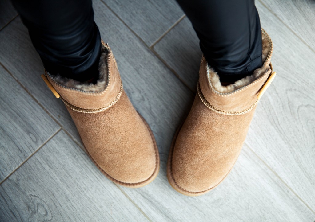 шинель роты почетного караула. сапоги химзащиты ркка. кирзовые сапоги вов. стиль милитари в одежде презентация. солдат в кирзовых сапогах.