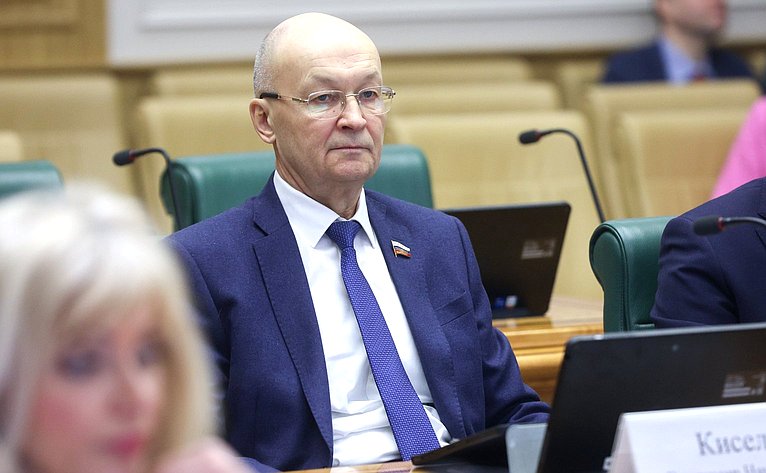 Владимир Киселев