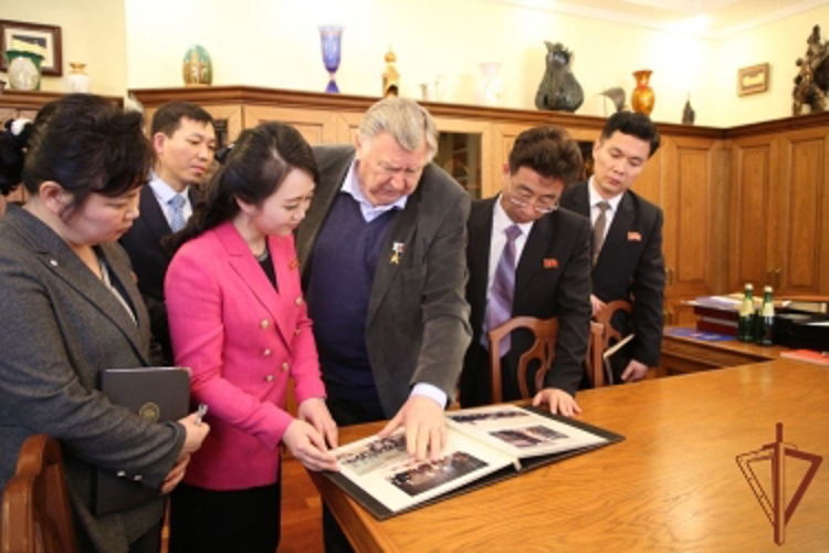 Делегация из КНДР посетила репетицию Ансамбля песни и пляски войск национальной гвардии Российской Федерации